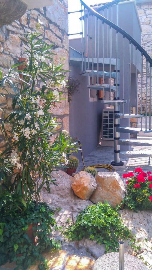 Apartment Li Tar-Vabriga Exterior foto